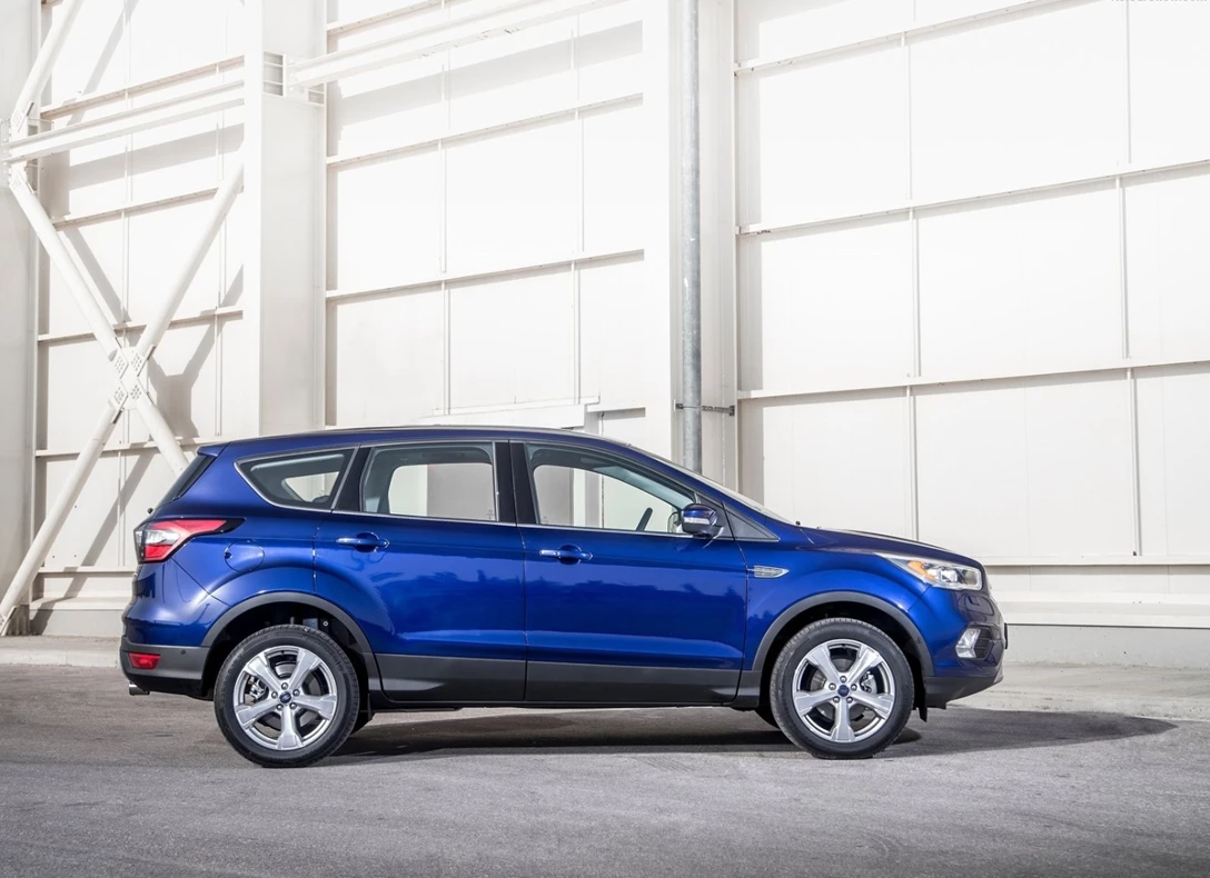 1645386-Ford-Kuga-2017 (29).jpg