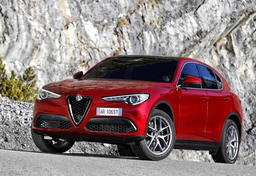 1655138-2018_alfa_romeo_stelvio_79_1600x1200.jpg