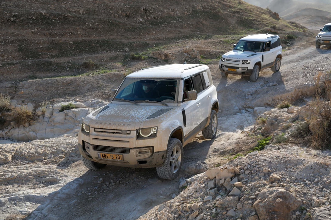 1640641-מסע לרגל השקת הדיפנדר הקצר בישראל, צילום רונן טופלברג (88).jpg