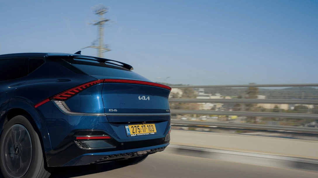 1679118-KIA EV6.00_11_03_05.Still013 copy-min.jpg