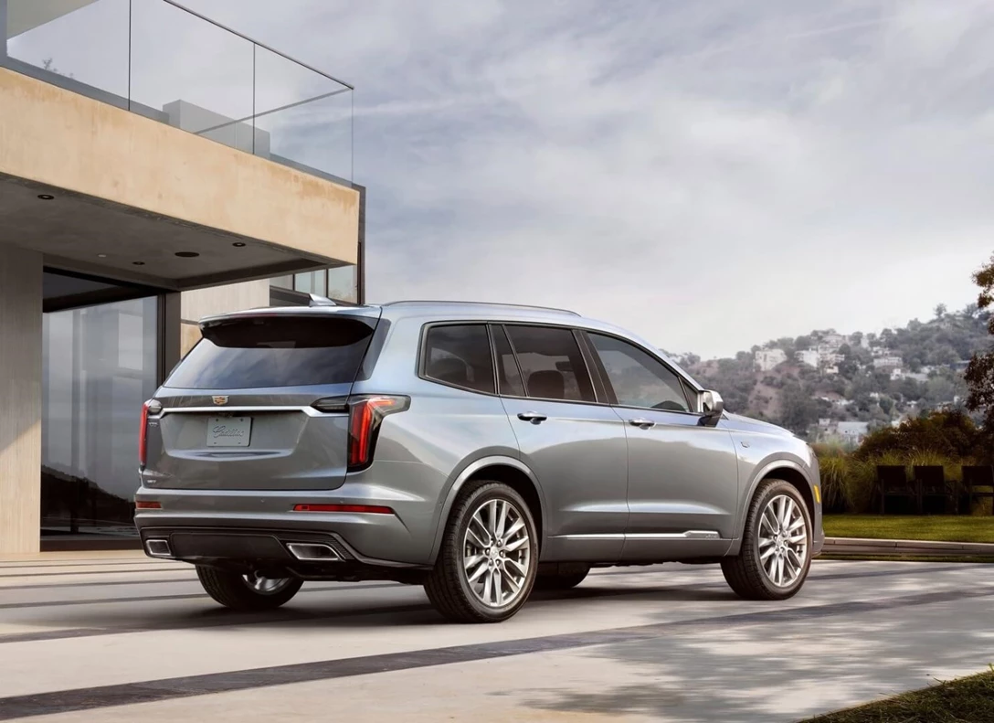 1632848-Cadillac-XT6-02.jpg