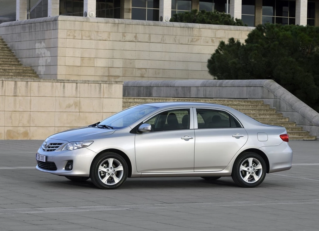 1652758-Toyota-Corolla-2010-01.jpg