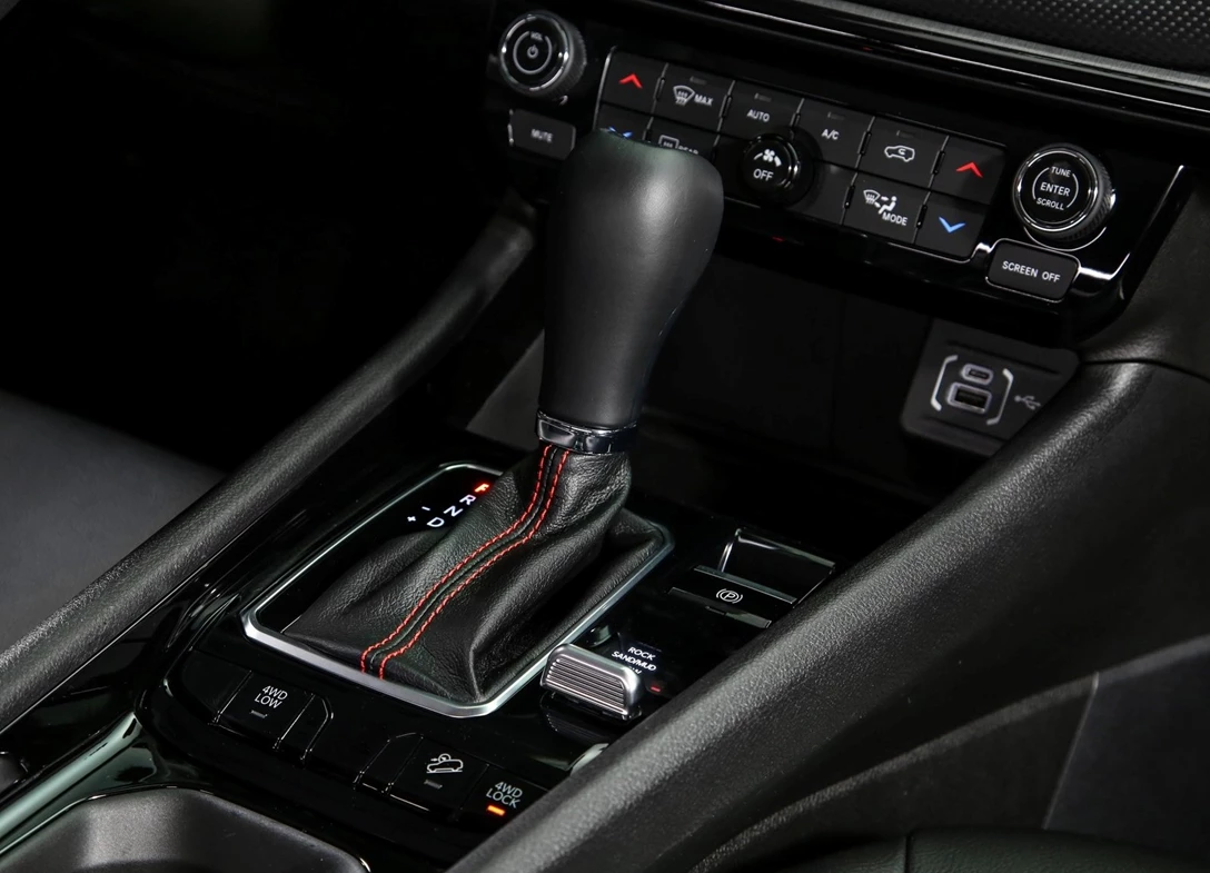 Jeep-Compass-2025 (9).jpg