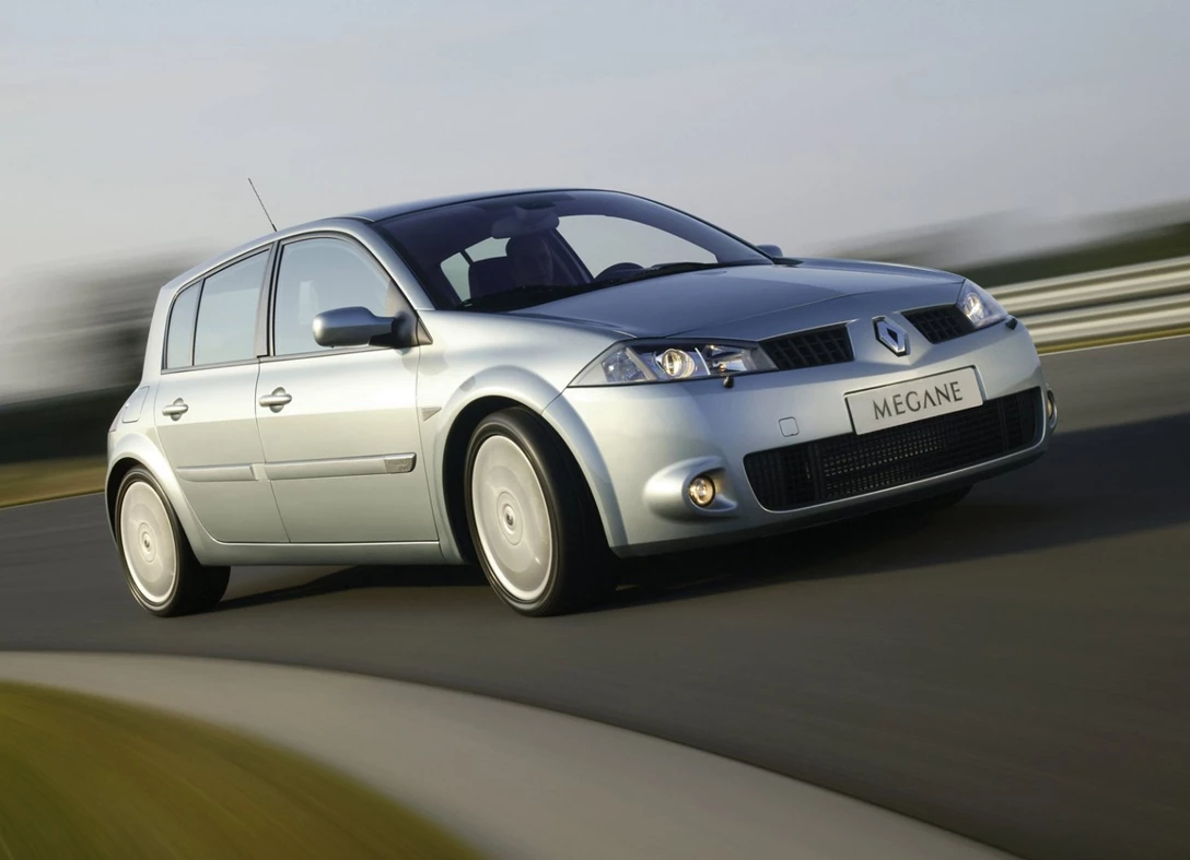 1600827-Renault-Megane_RS_5-door-2004-1600-02.jpg