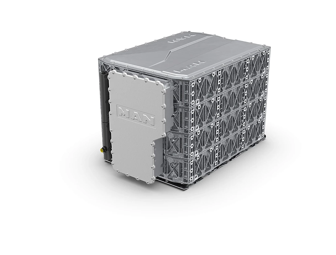 1663605-MAN TRUCK BATTERY.jpg