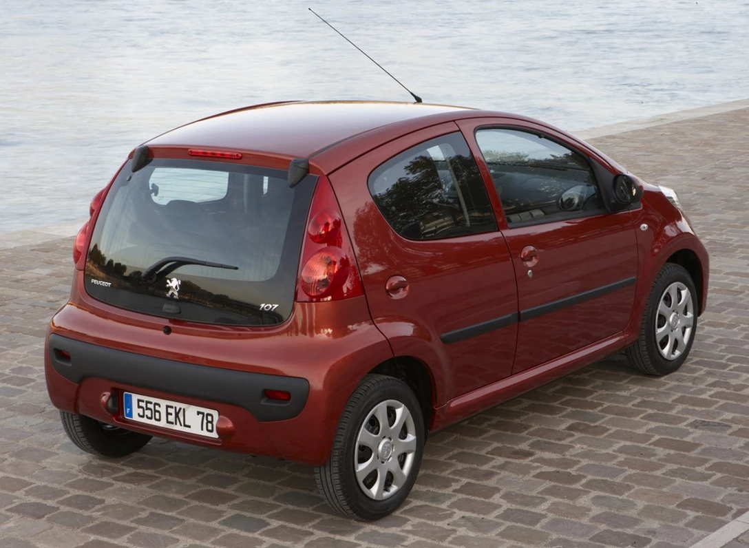 1602626-Peugeot-107-2009-2.jpg