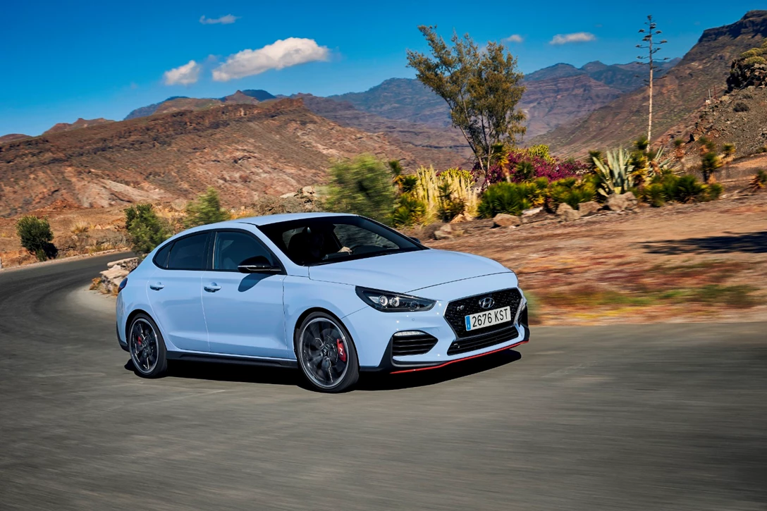 1610374-hyundai-i30-fastback-n-jan2019-12.jpg