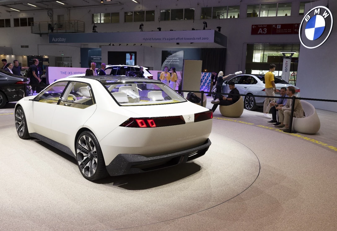 1688088-BMW NEUE KLASSE REAR-min.jpg