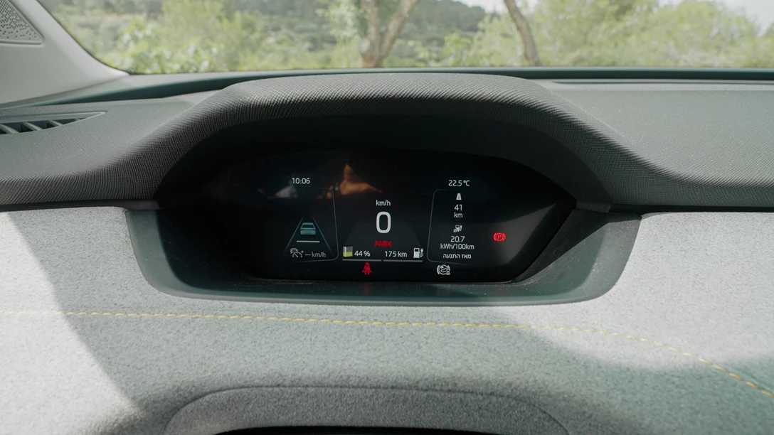 1681760-Hyundai IONIQ 5 vs Skoda Enyaq vs KIA EV6 vs TOYOTA BZ4X - 2023.00_45_07_01.Still136 copy.jpg