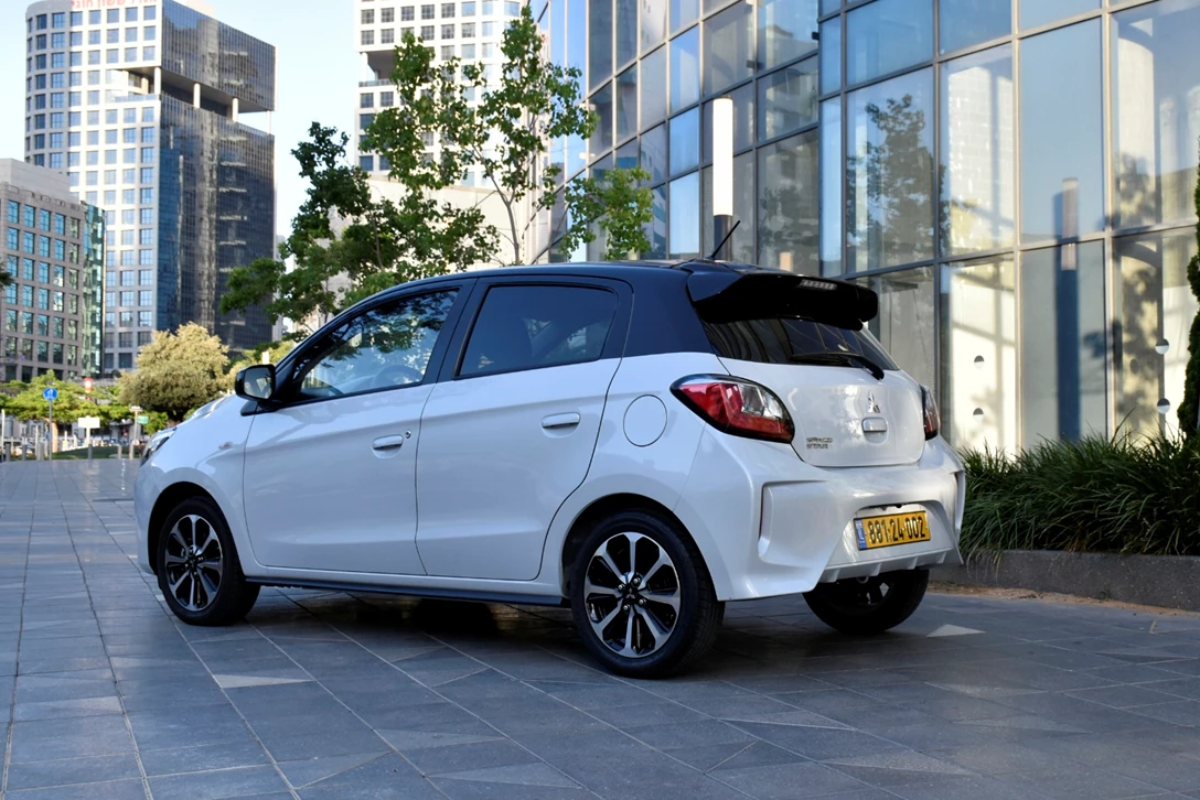 1663187-מיצובישי ספייס סטאר (2).JPG