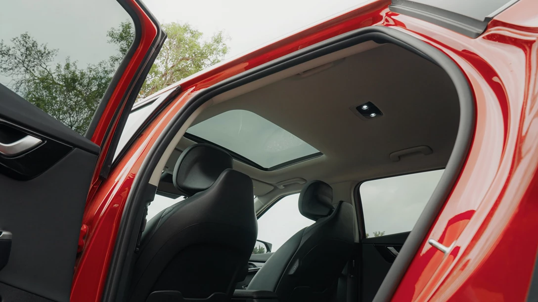 1681755-Hyundai IONIQ 5 vs Skoda Enyaq vs KIA EV6 vs TOYOTA BZ4X - 2023.00_36_58_13.Still113 copy.jpg