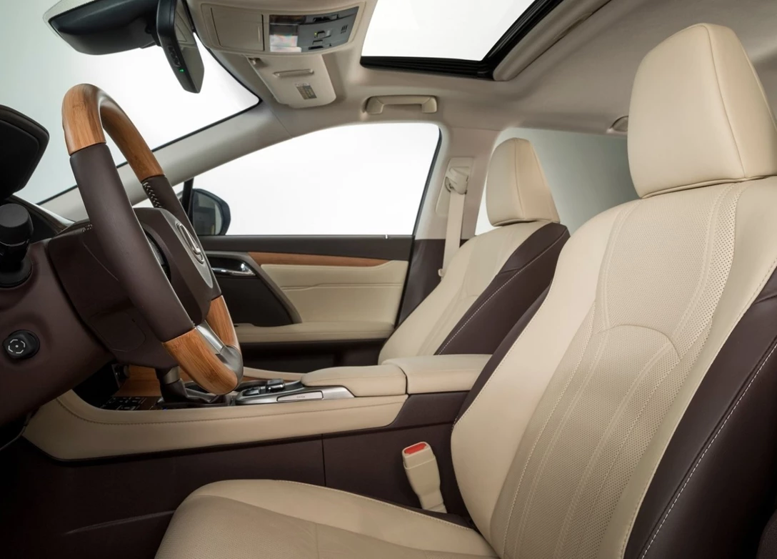1596833-Lexus-RX_L 8.jpg