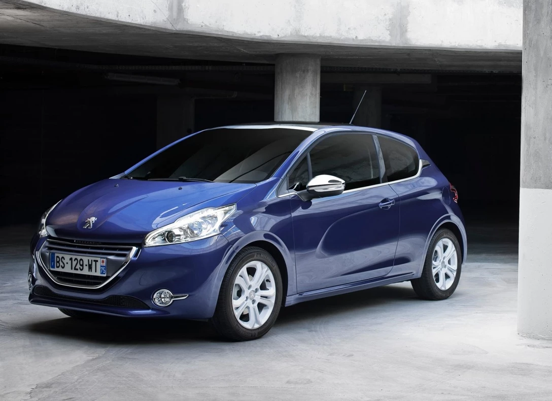 1642187-Peugeot-208-2015-01.jpg