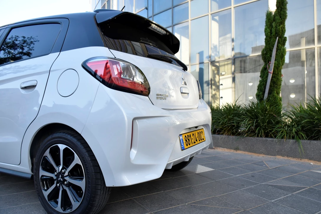 1663188-מיצובישי ספייס סטאר (5).JPG