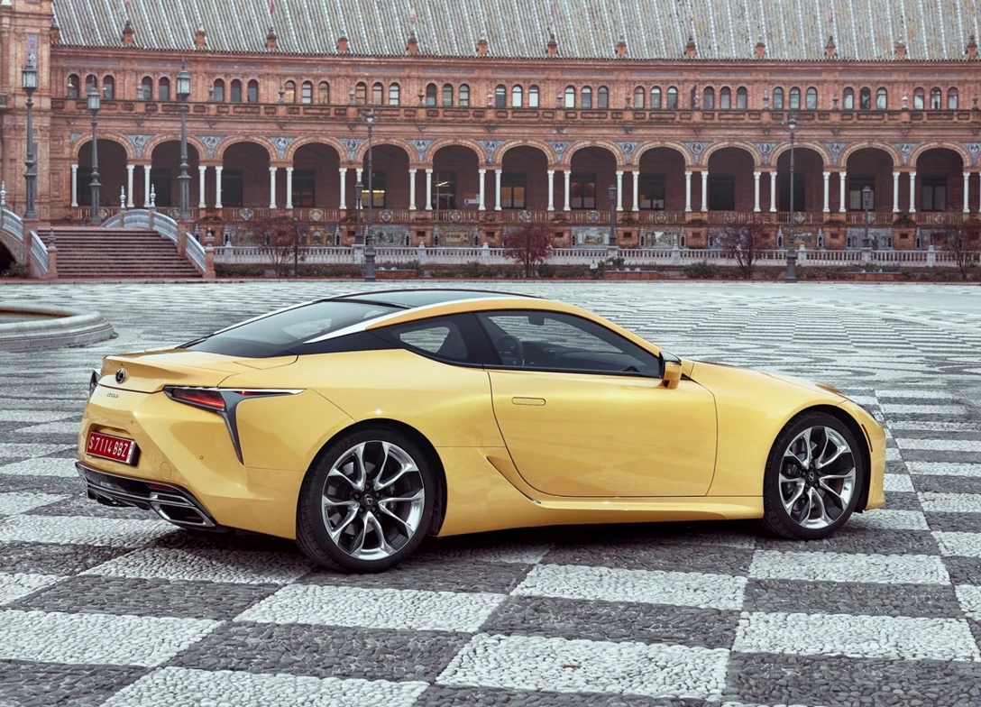 1689949-Lexus-LC_500-2019-02.jpg