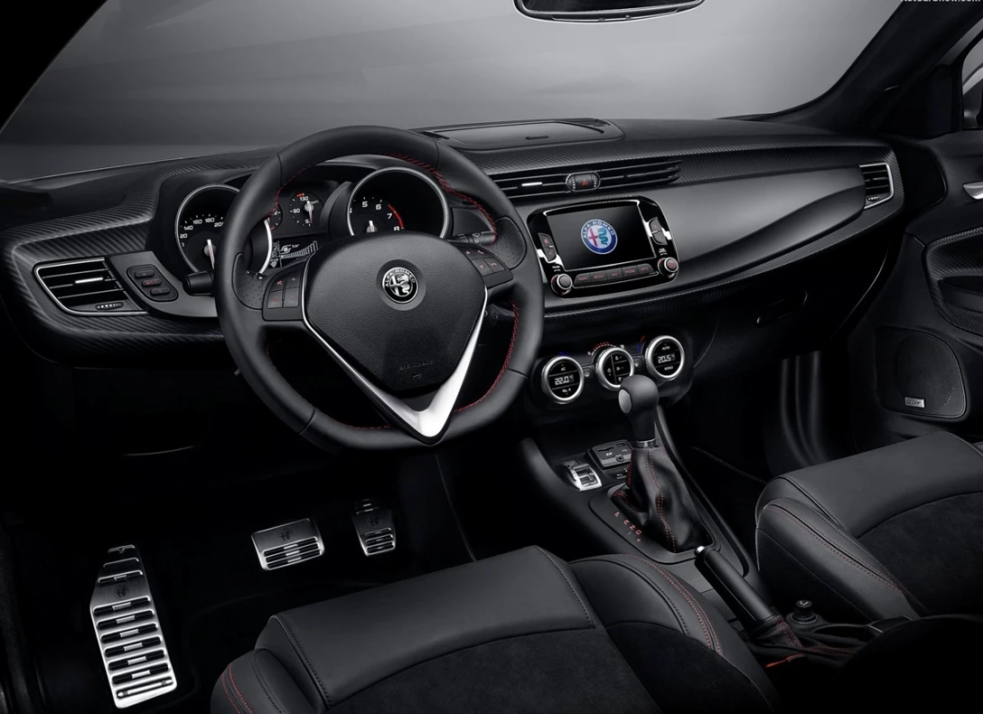 1658642-Alfa_Romeo-Giulietta-2019-05.jpg