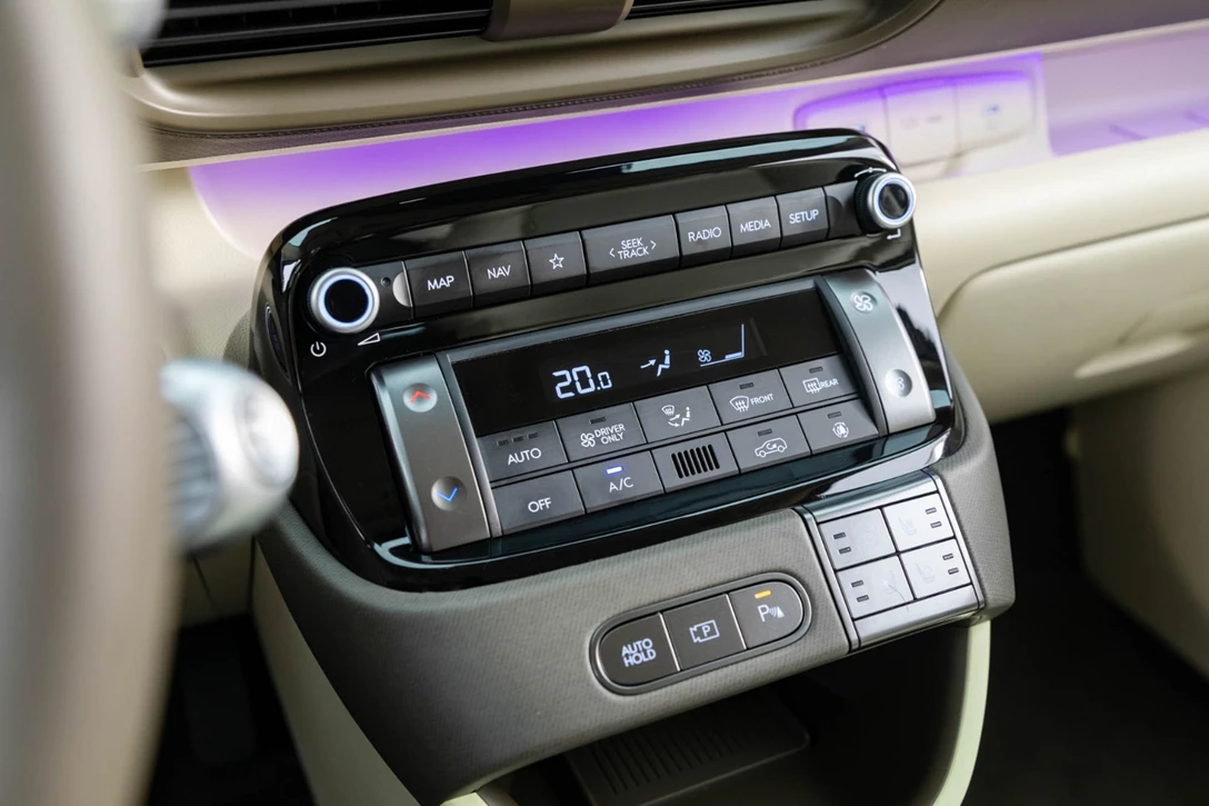 1703757-INSTER Static _22.jpg