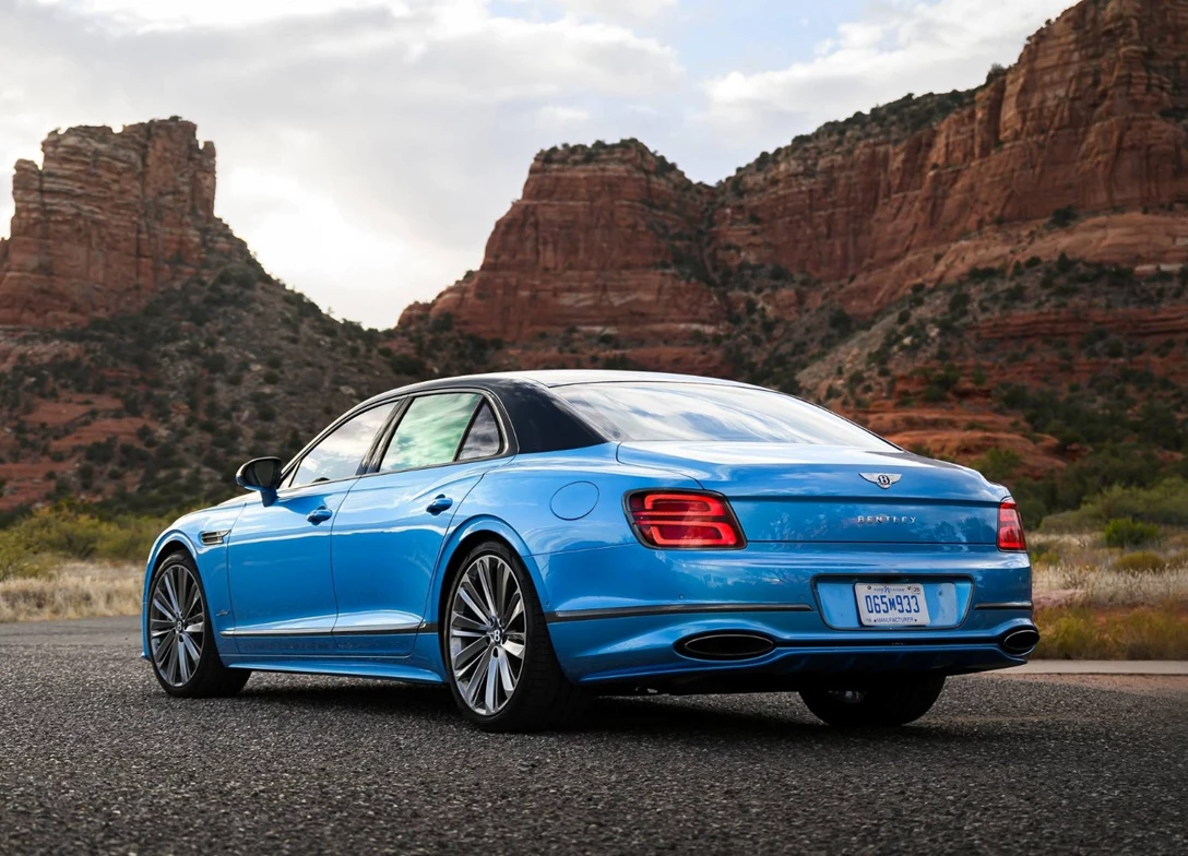 1710265-Bentley-Flying_Spur-2025 (4).jpg