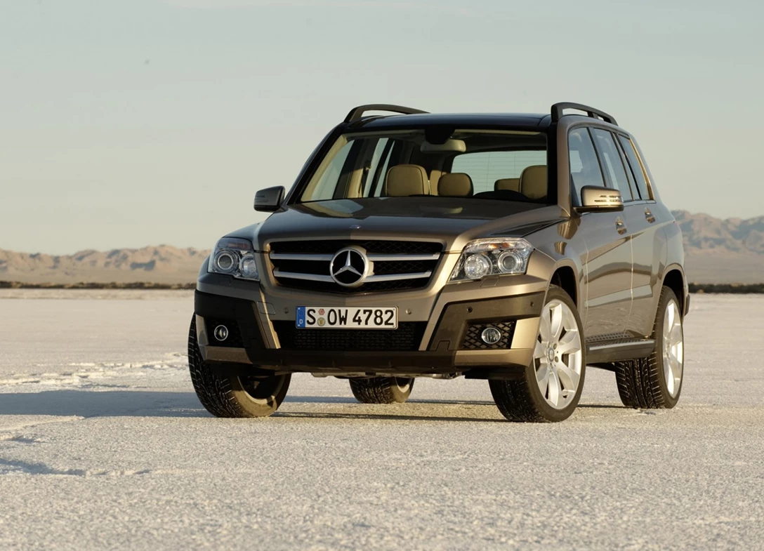 1605219-Mercedes-Benz-GLK-Class-2008-2015-01.jpg