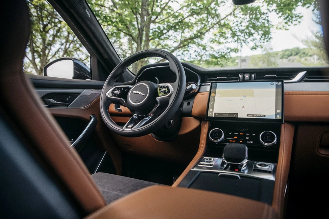 1685890-2021 Jaguar F-PACE SVR Siena Tan full interior-min.jpg