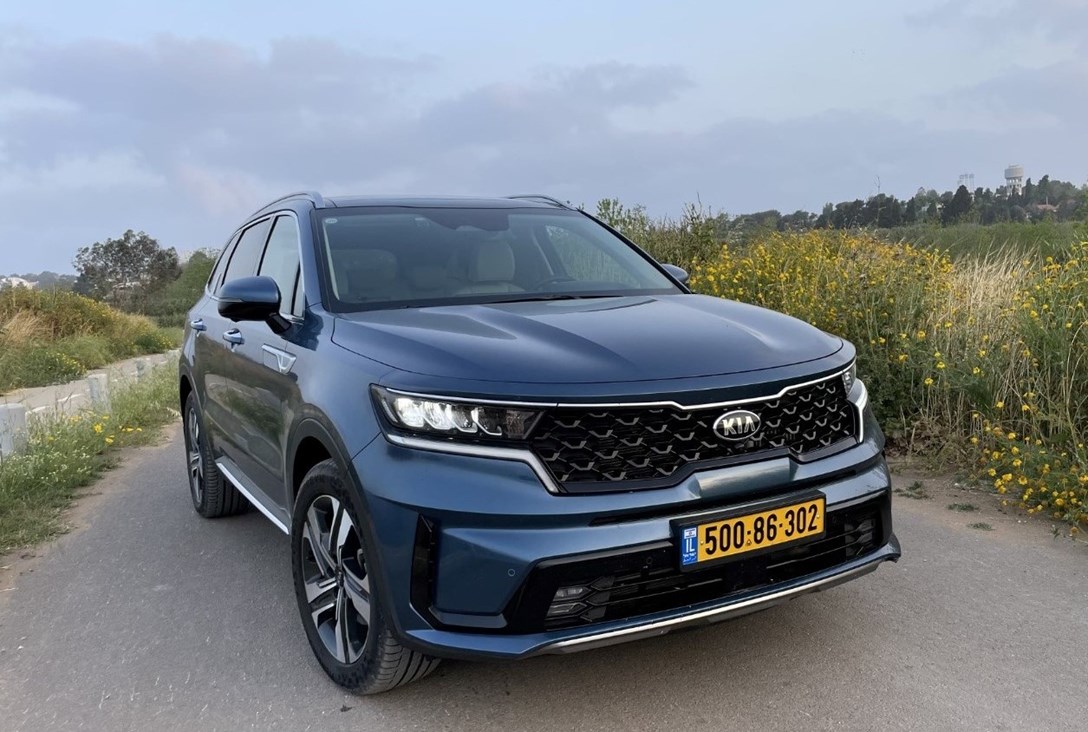 1674237-Kia-Sorento-2023-10.jpeg