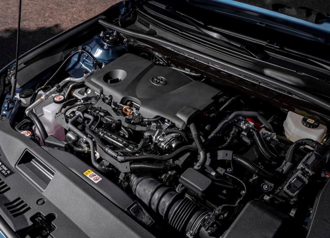 1702566-Toyota-Camry_Hybrid-2024-12.jpg
