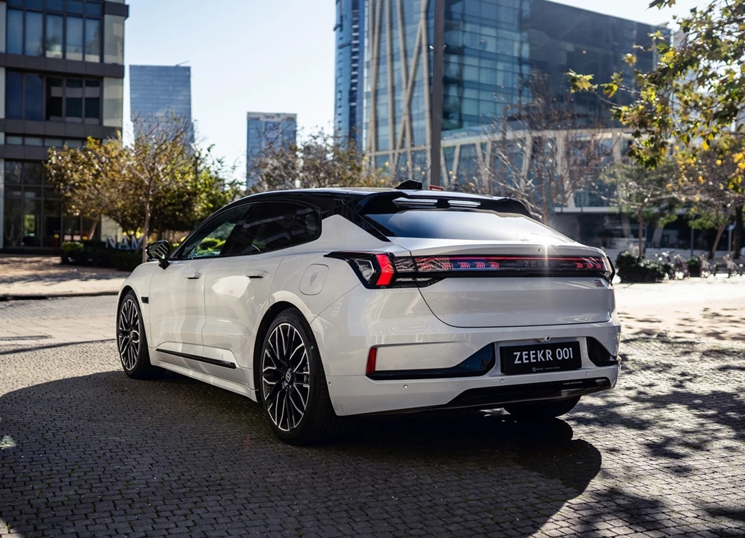 1691542-Zeekr-001-03.jpg