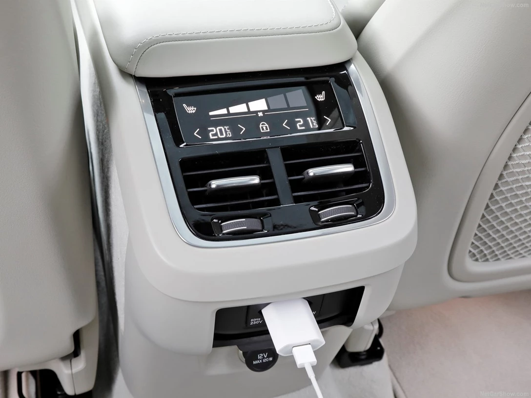 1585711-Volvo-XC60 8.jpg