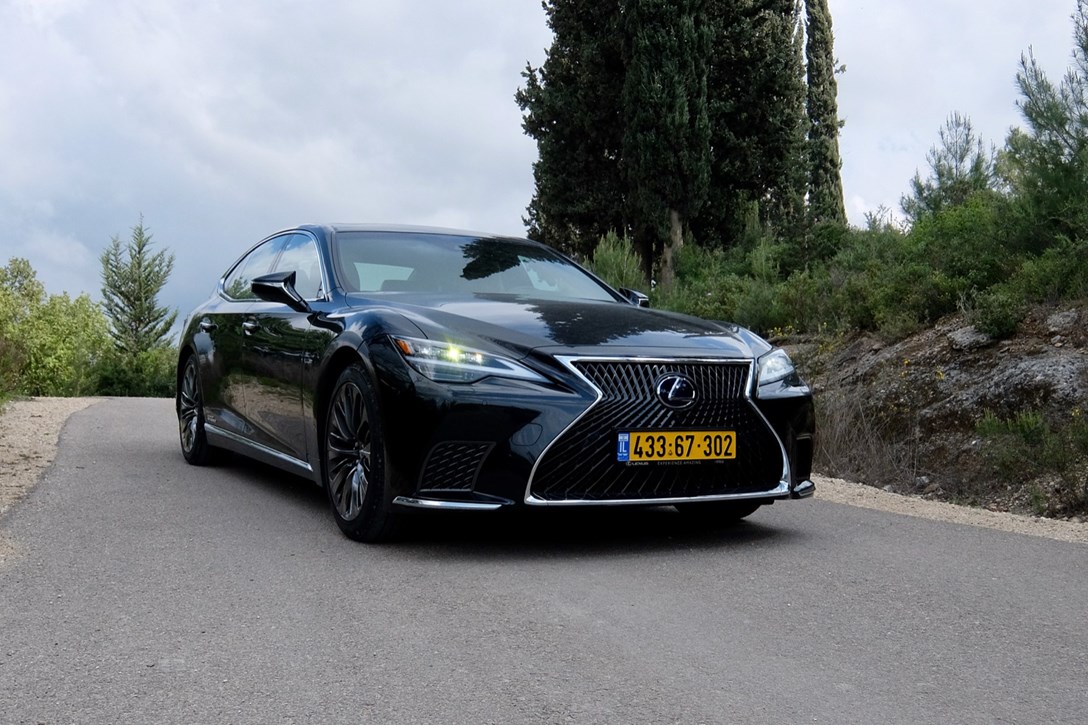 1643080-לקסוס LS מבחן דרכים - 6.jpeg