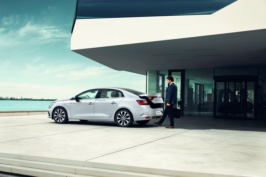 1636178-3-2020 - New Renault MEGANE SEDAN.jpeg