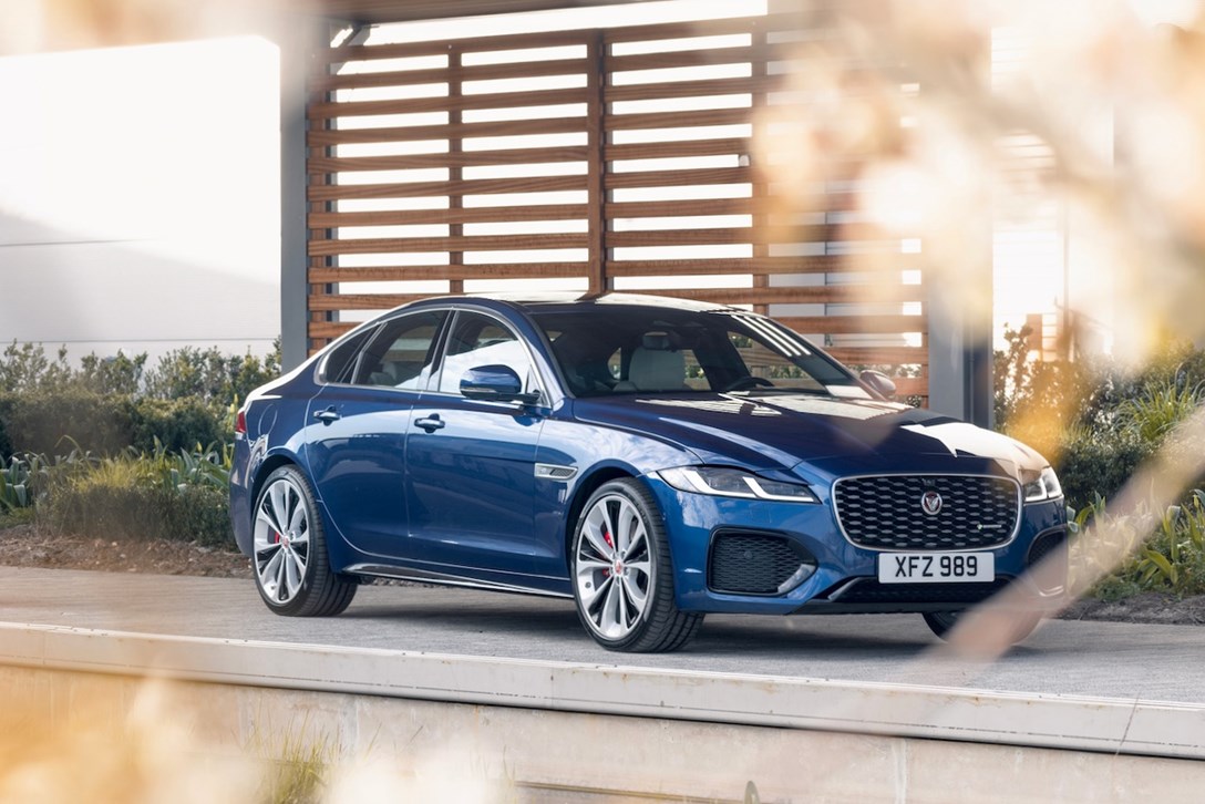 1635486-יגואר XF מתיחת פנים - 26.jpeg