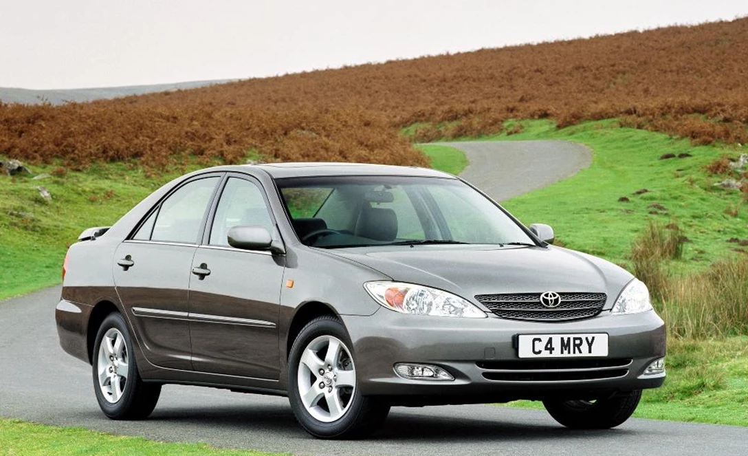 1606486-Toyota-Camry-2002-2005-01.jpg