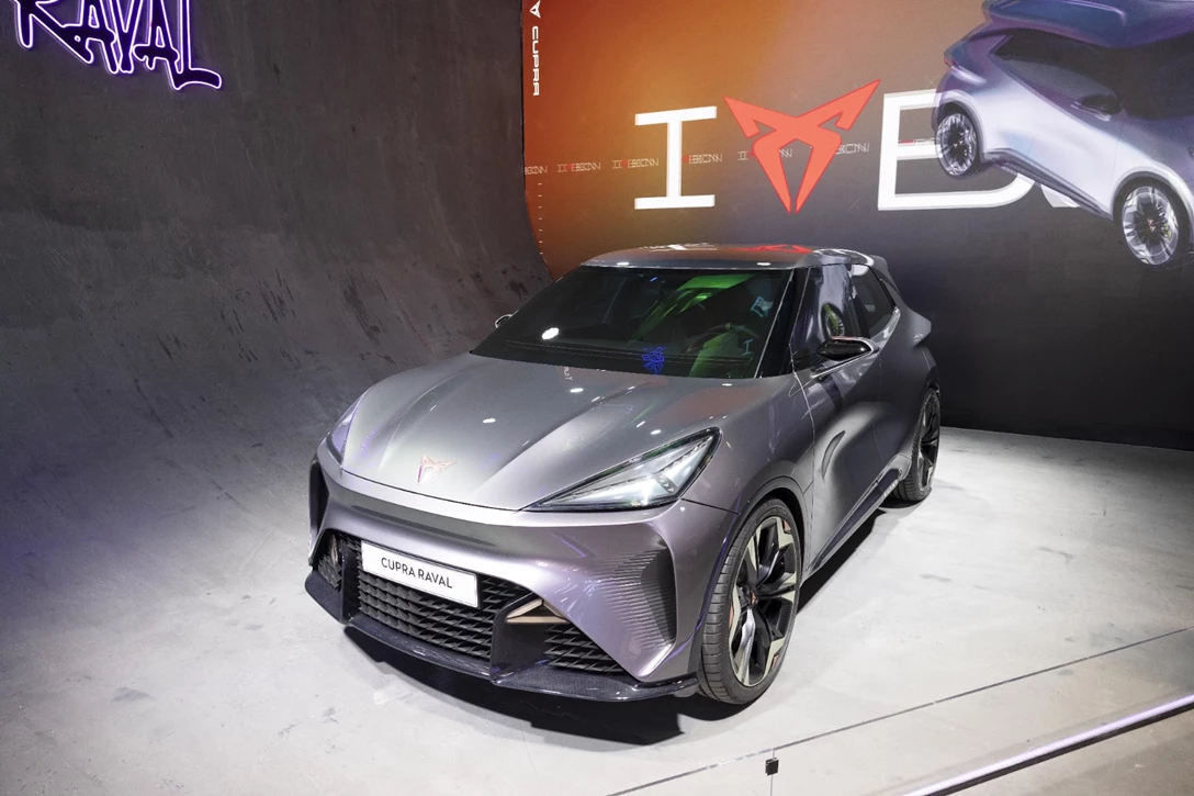 1688091-CUPRA RAVAL-min.jpg