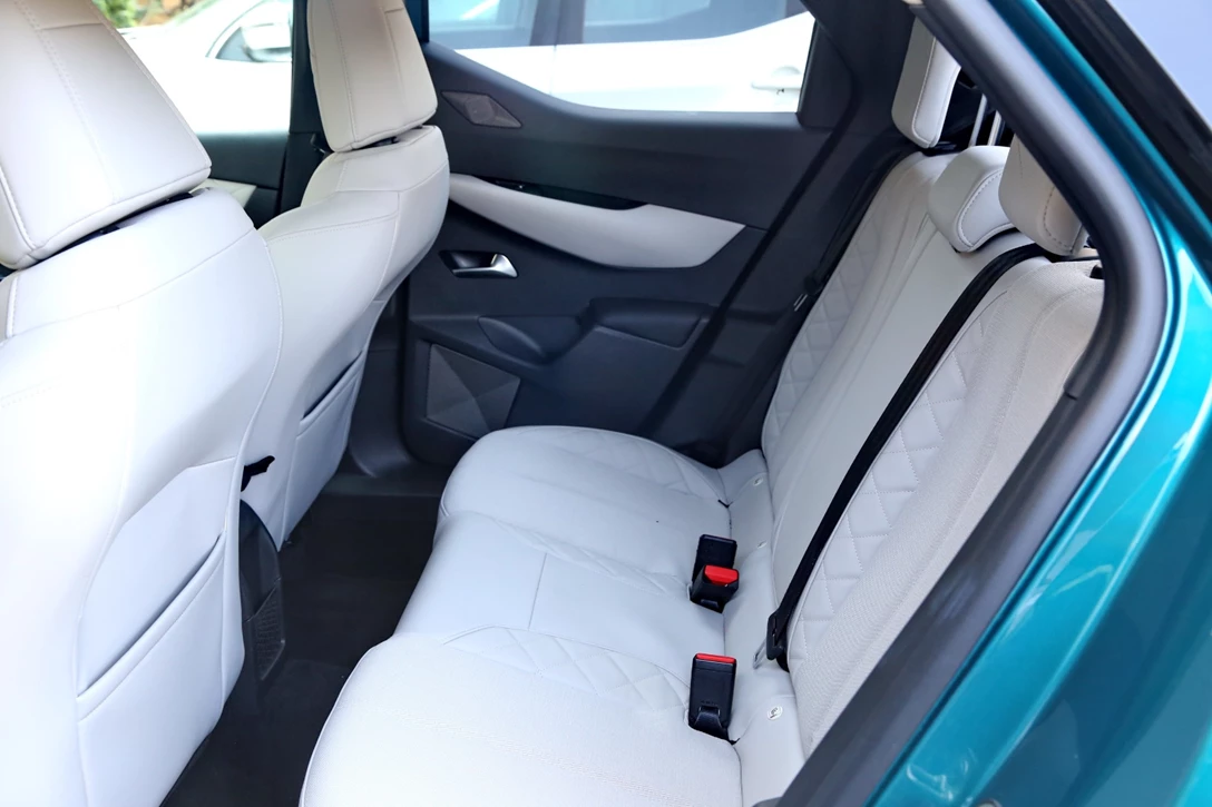 1624700-rotemi090919ds3cross (152).JPG