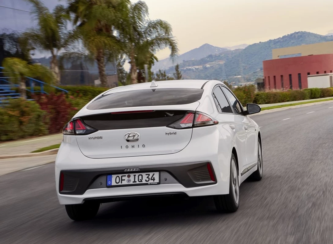 1652029-Hyundai-Ioniq-2022-02.jpg