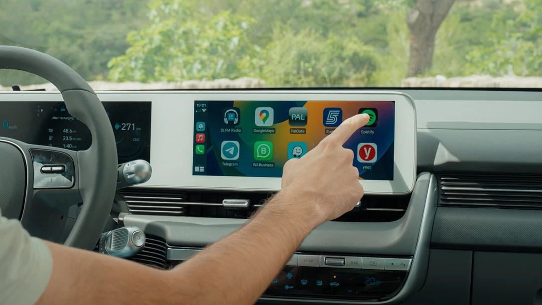 1681729-Hyundai IONIQ 5 vs Skoda Enyaq vs KIA EV6 vs TOYOTA BZ4X - 2023.00_50_17_11.Still152 copy.jpg