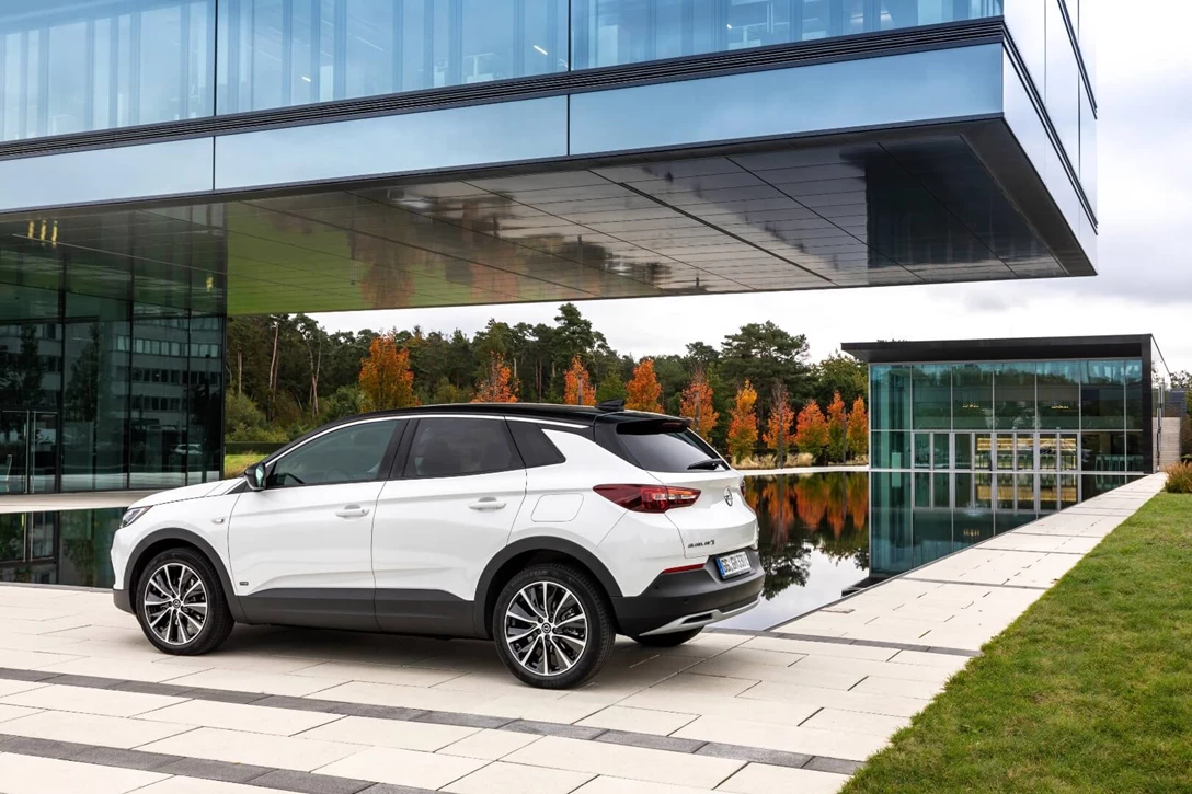 1627266-Opel-Grandland-X-PHEV-509585.jpg