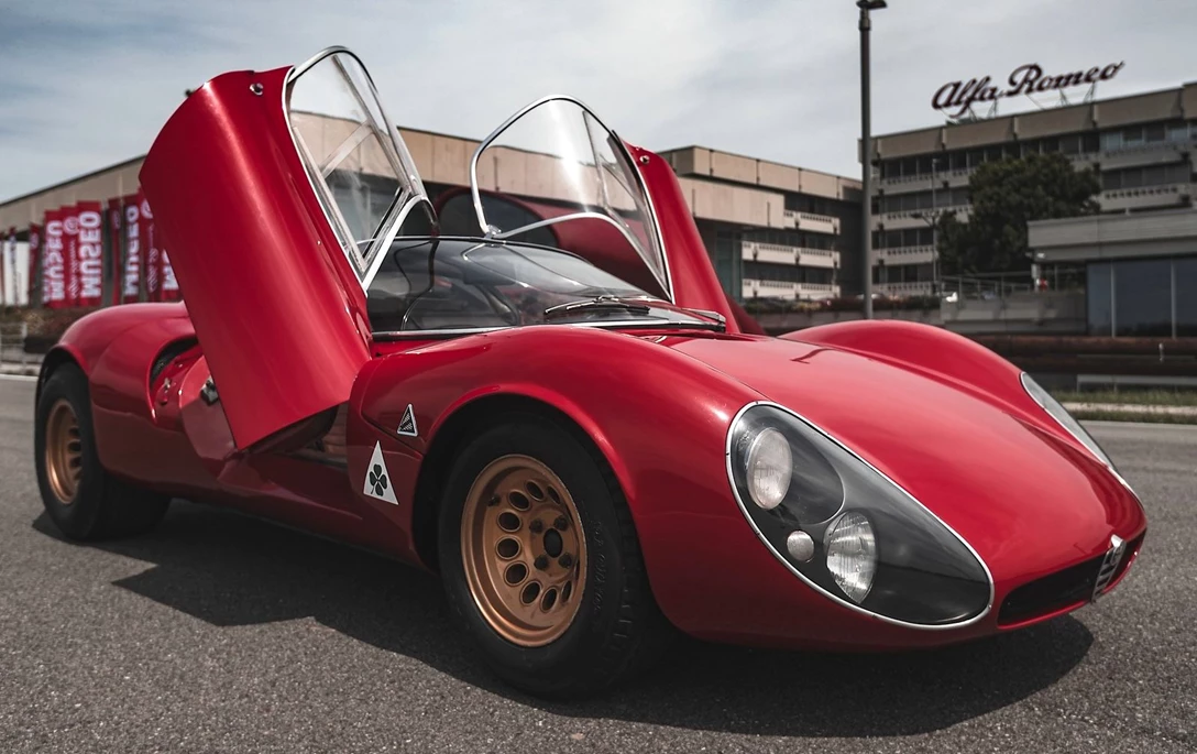 1687044-Alfa_Romeo-33_Stradale-1967-1600-01-min.jpg
