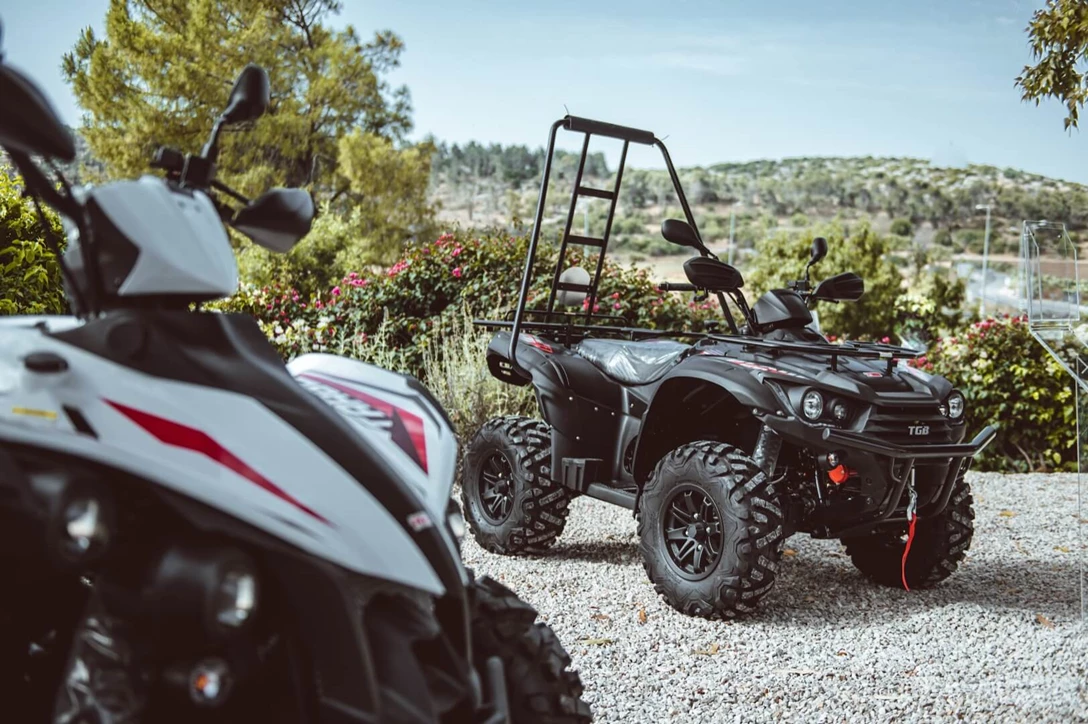 1633231- BY BENNY DOUTSH-2.jpg