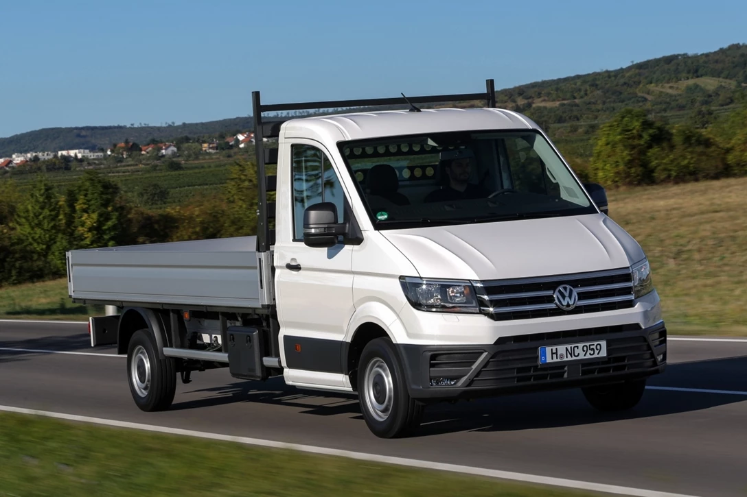 1684827-Volkswagen-Crafter-2023-14.jpg