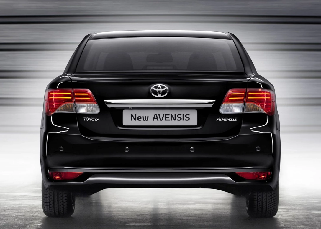 1658458-TOYOTA_AVENSIS_sedan_4_2012_exterior-photos_o_toyota-avensis-sedan-4-doors-2012-model-exterior-photos-6.jpg