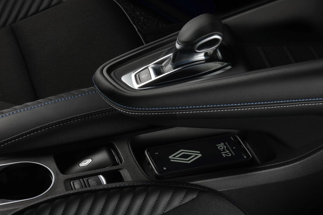 1695276-New Renault Captur E-Tech Hybrid - Esprit Alpine version_038-min.jpg