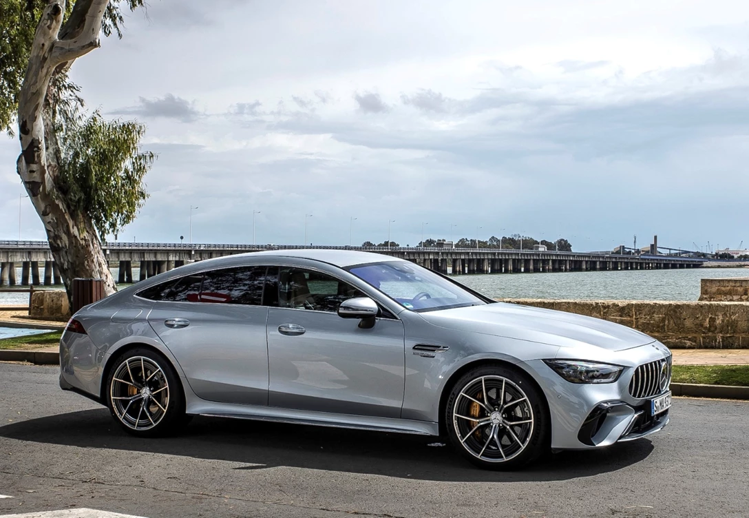 1678366-Mercedes-Benz-AMG_GT-2023-01.jpg