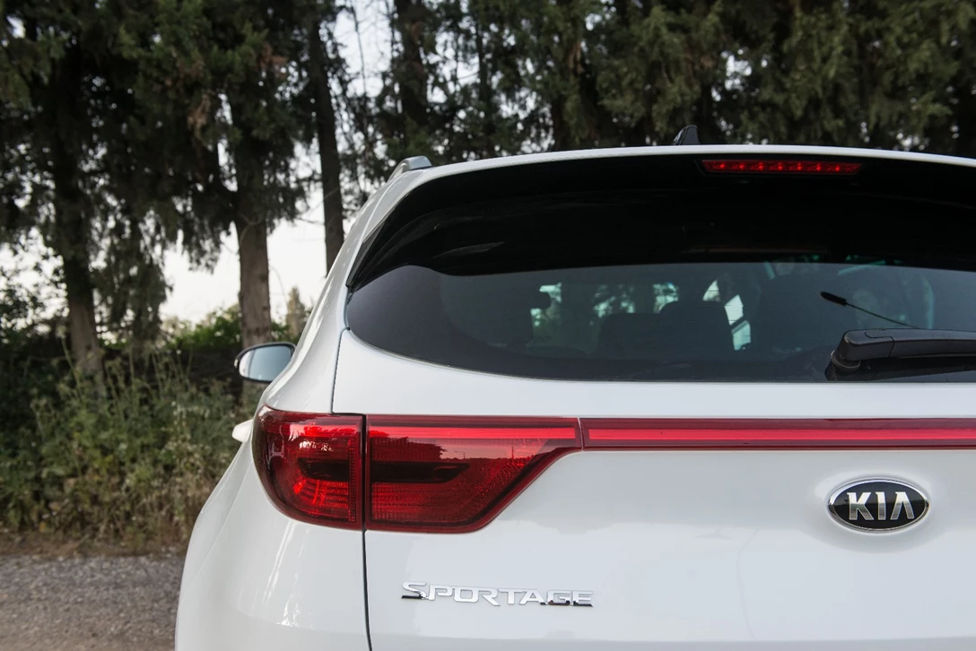 1594293-השוואתי פנאי - יונדאי טוסון מול מאזדה CX-5 מול פיגו 3008 מול קיה ספורטאז (22).jpg