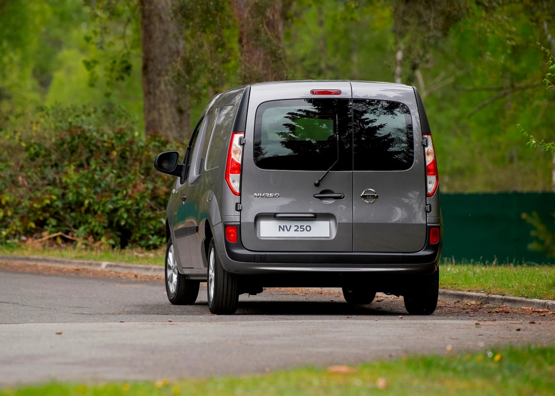 1616359-Nissan NV250 L2 Van - Silver - Exterior 21.jpg