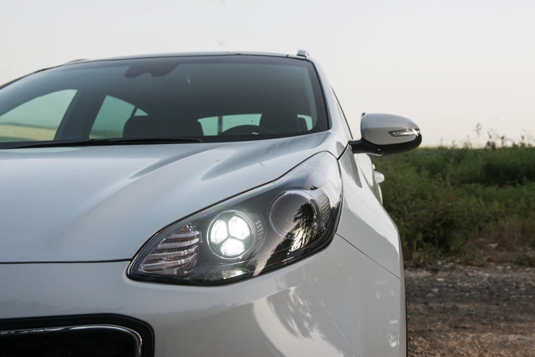 1594292-השוואתי פנאי - יונדאי טוסון מול מאזדה CX-5 מול פיגו 3008 מול קיה ספורטאז (21).jpg