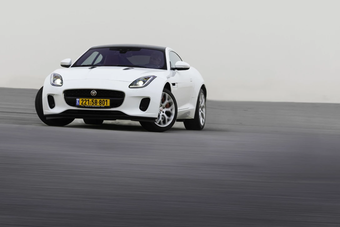 1614468-TF_F-Type-140119-0108 1.jpg