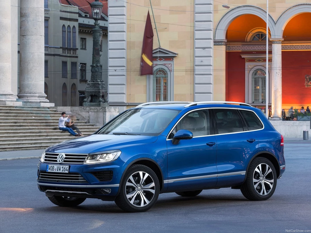 1589225-Volkswagen-Touareg 3.jpg