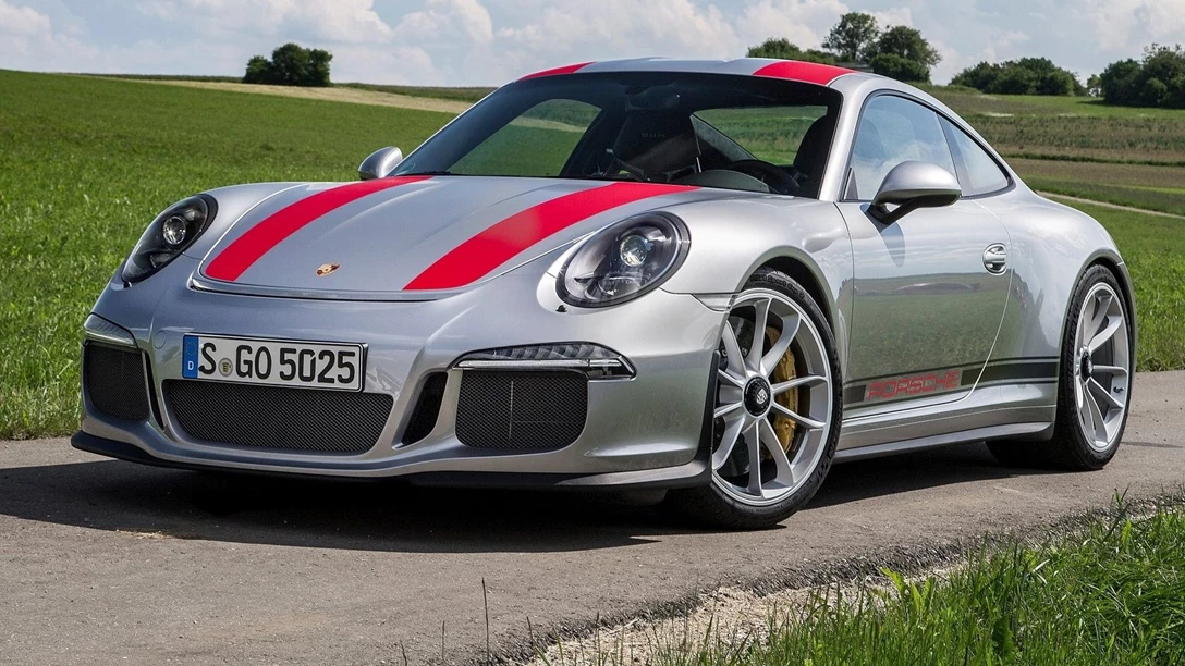 1685641-Porsche-911_R-2017-1600-01.jpg