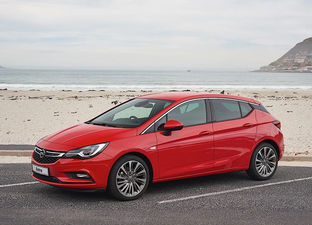 1648351-Opel-Astra-2018-01.jpg